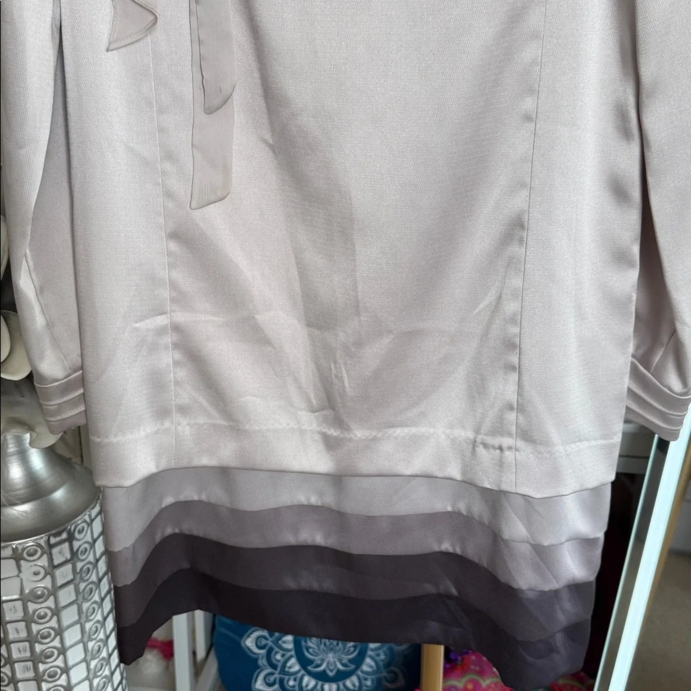 Elegant Gray Long Sleeve Blouse - Picture 2 of 4